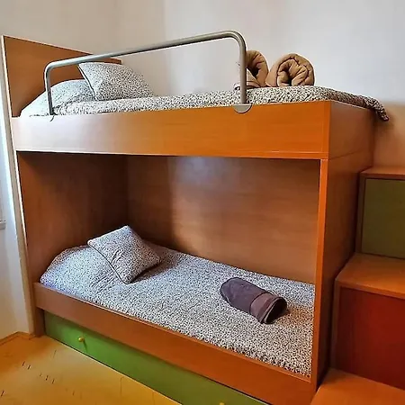 Kondominij Near Attractions Iva *