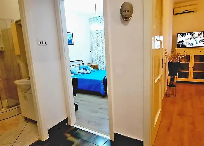 Kondominij Near Attractions Iva דירה