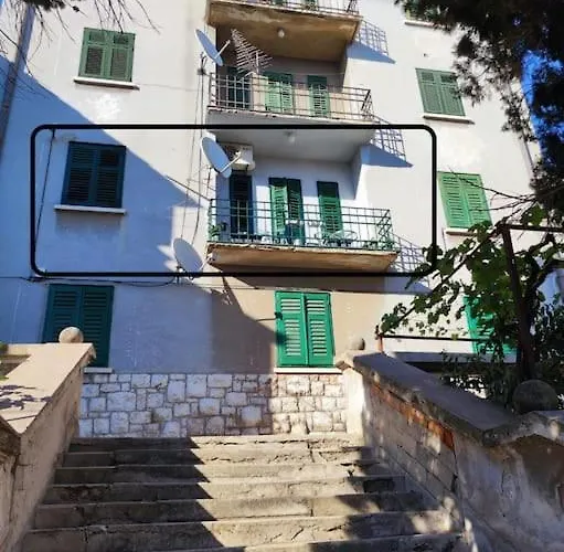 Kondominij Near Attractions Iva *